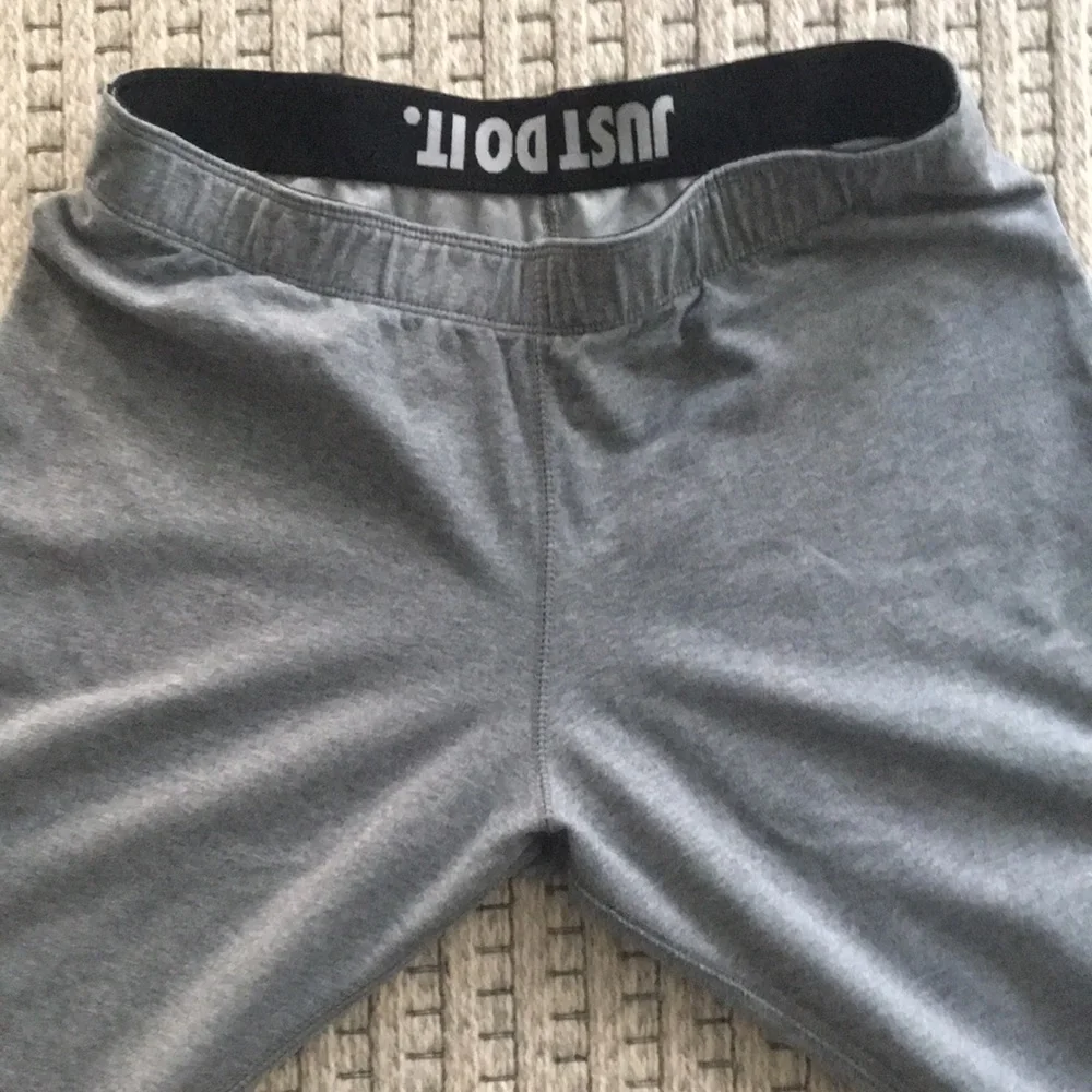 Nike Leggings - Picture 5 of 8